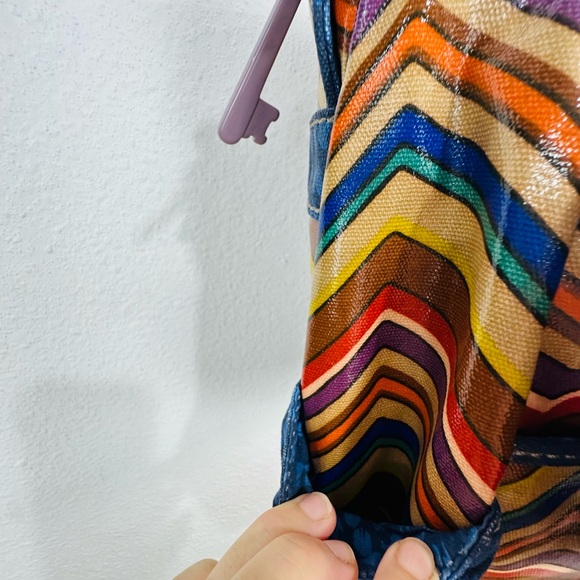 Multicolor Chevron Women's Shoulder Bag - Picture 5 of 11